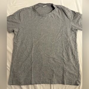 men’s grey t shirt